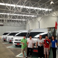 ส่งมอบรถ-toyota-commuter-4-คันรวด-คุณนิรันดร์-ทรายศิริ