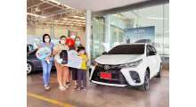 ส่งมอบรถ-toyota-yaris-1-2sport-สีขาว-คุณวิกานดา-และครอบครัว-รถขายดี-รั