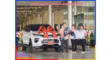 ส่งมอบรถtoyota-fortuner-gr-2-8-4wd-สีขาวมุก-หลังคาดำ-คุณวีรพล-และครอบค