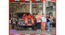 ส่งมอบรถtoyotarevo-4ประตู-prerunner-2-4hight-a-t-สีเทาดำ-คุณสมยศและครอ